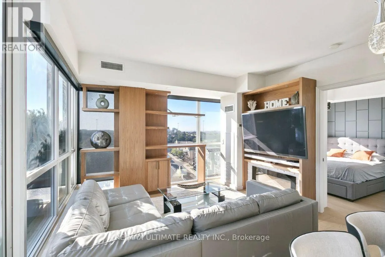 730 - 15 JAMES FINLAY WAY