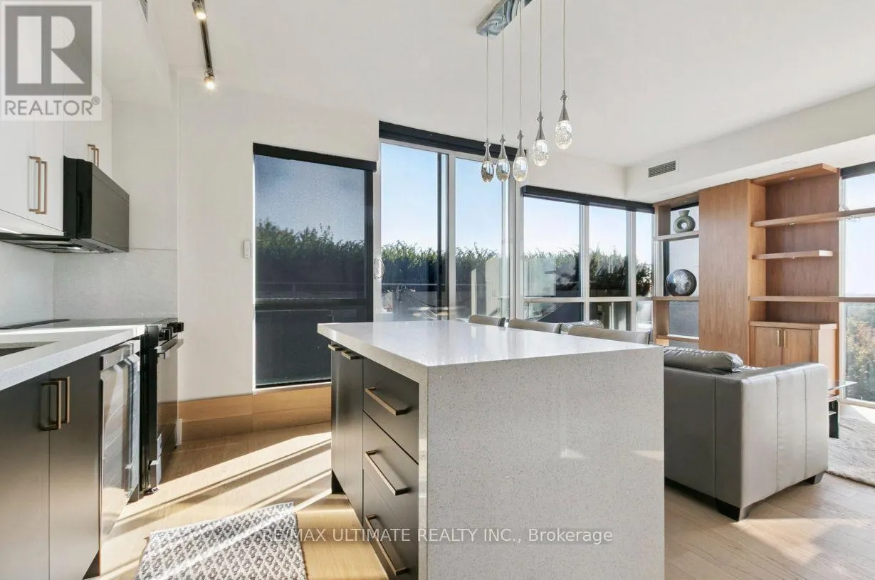 730 - 15 JAMES FINLAY WAY
