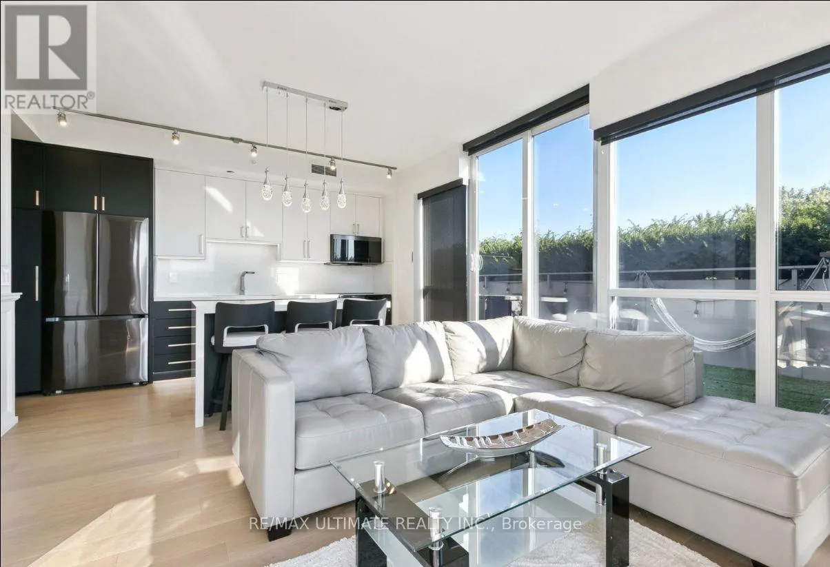 730 - 15 JAMES FINLAY WAY