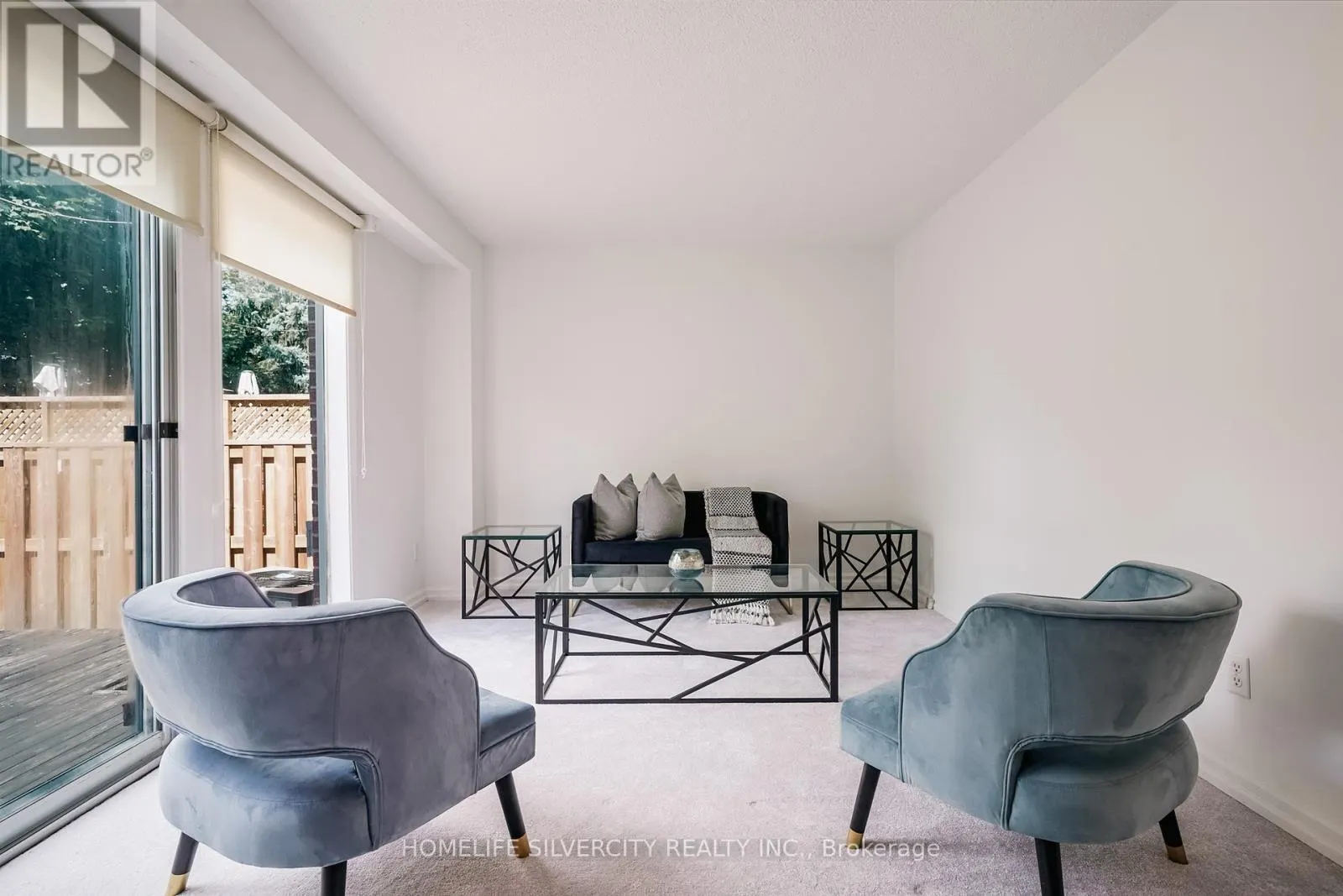 57 - 235 BRONTE STREET S
