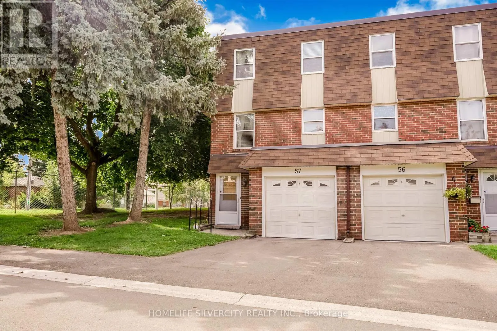 57 - 235 BRONTE STREET S