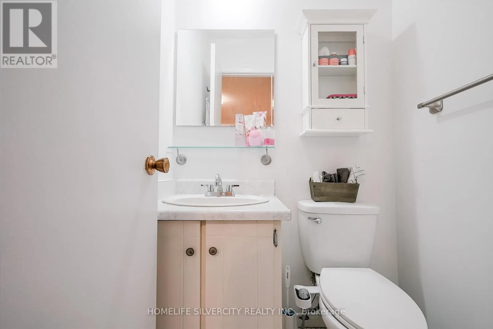 57 - 235 BRONTE STREET S