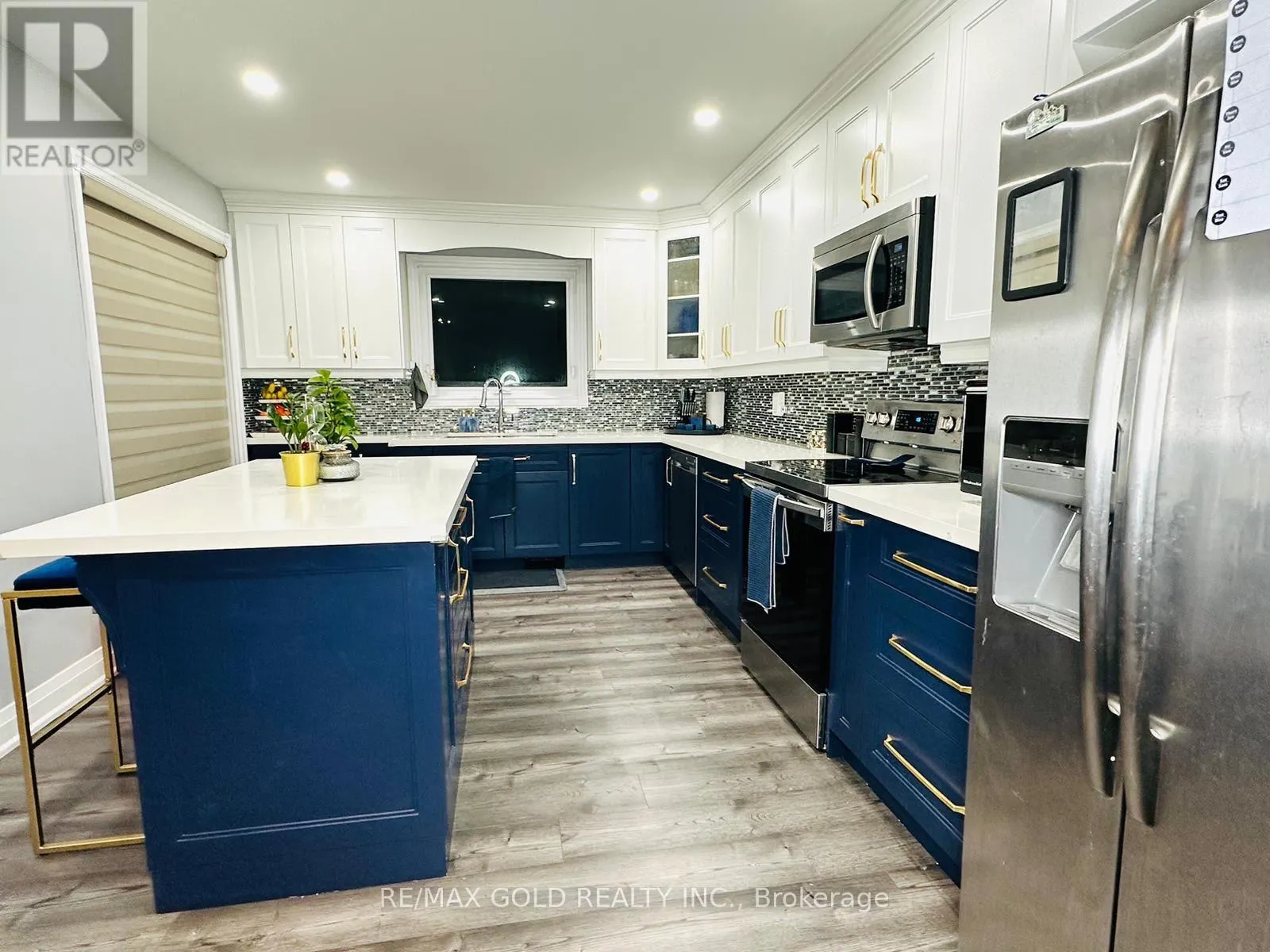 3 PANORAMA CRESCENT N