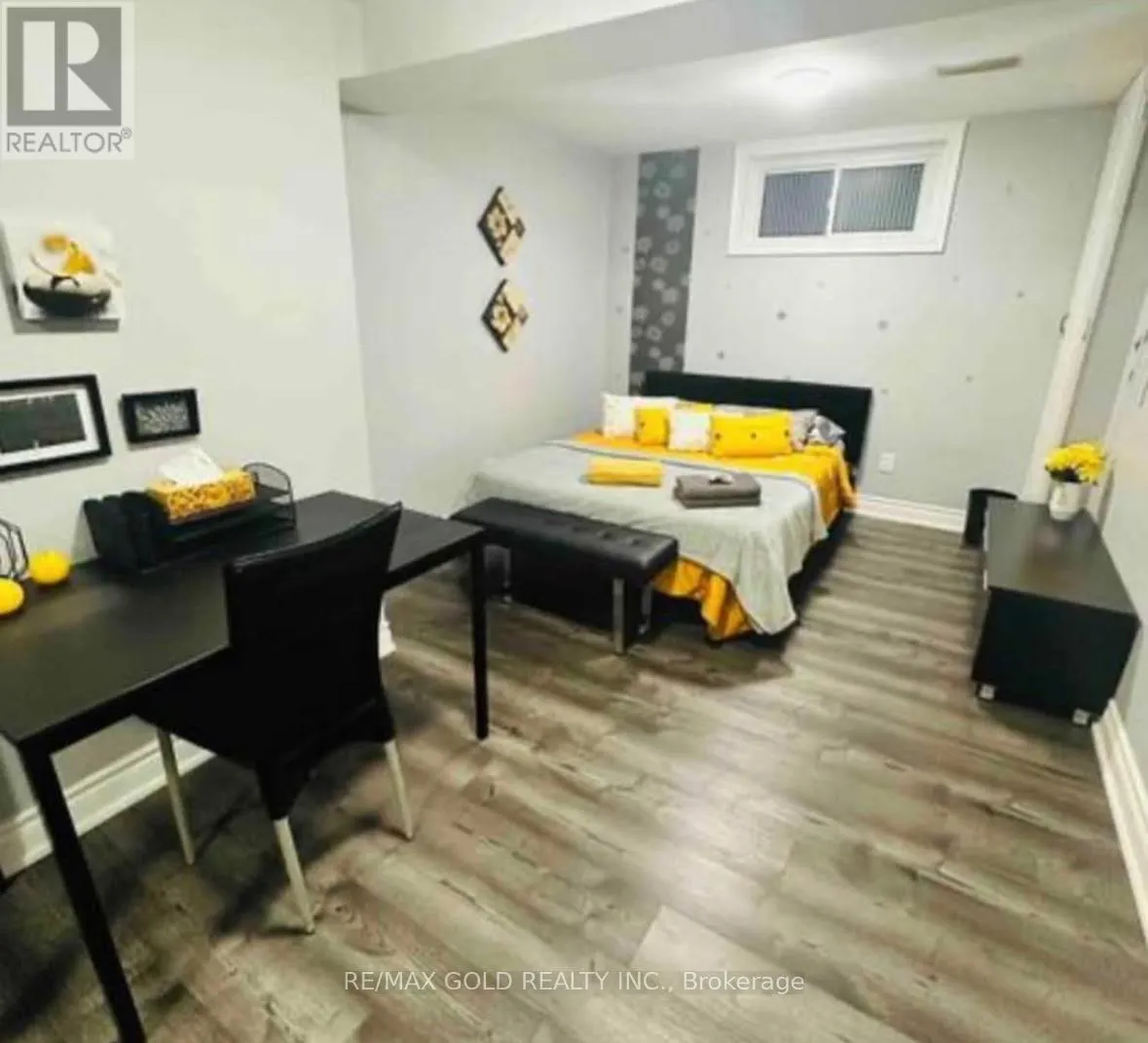 3 PANORAMA CRESCENT N