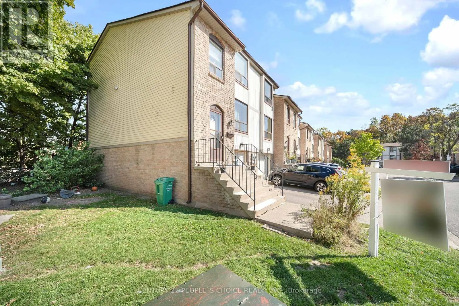 51 MCMULLEN CRESCENT