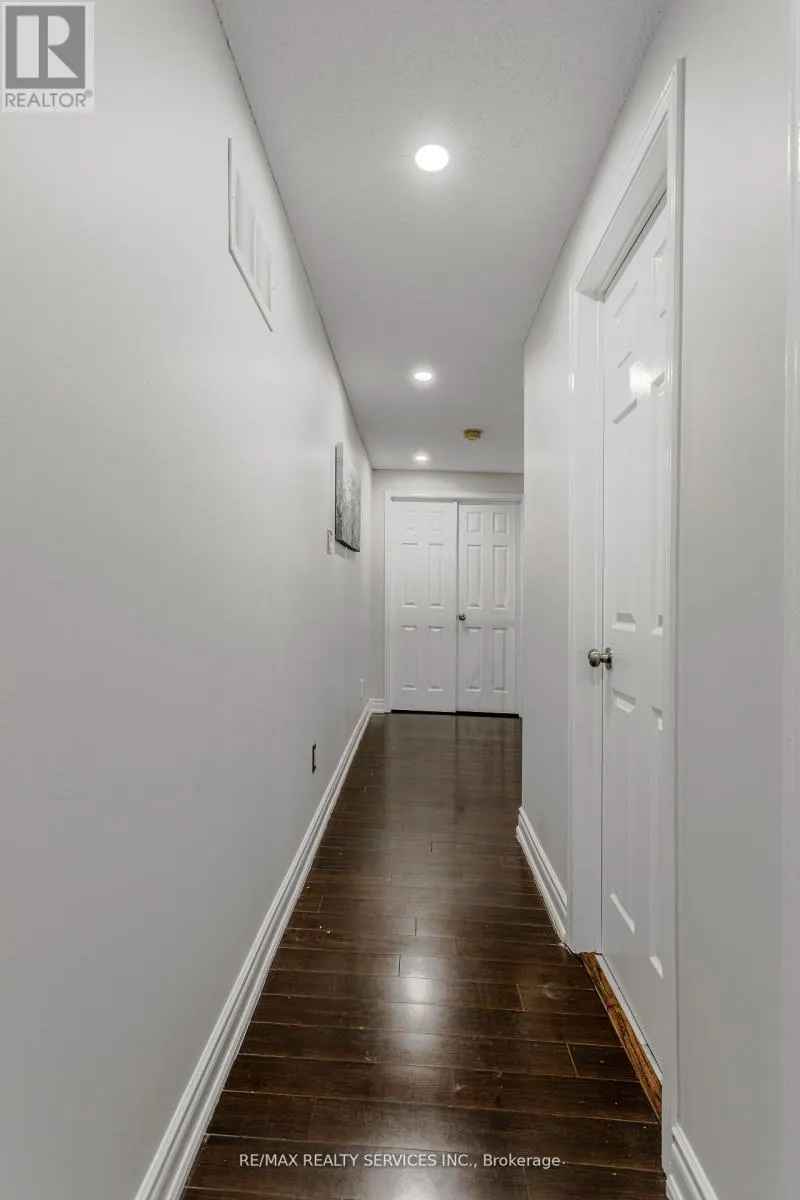 32 HEDDON COURT