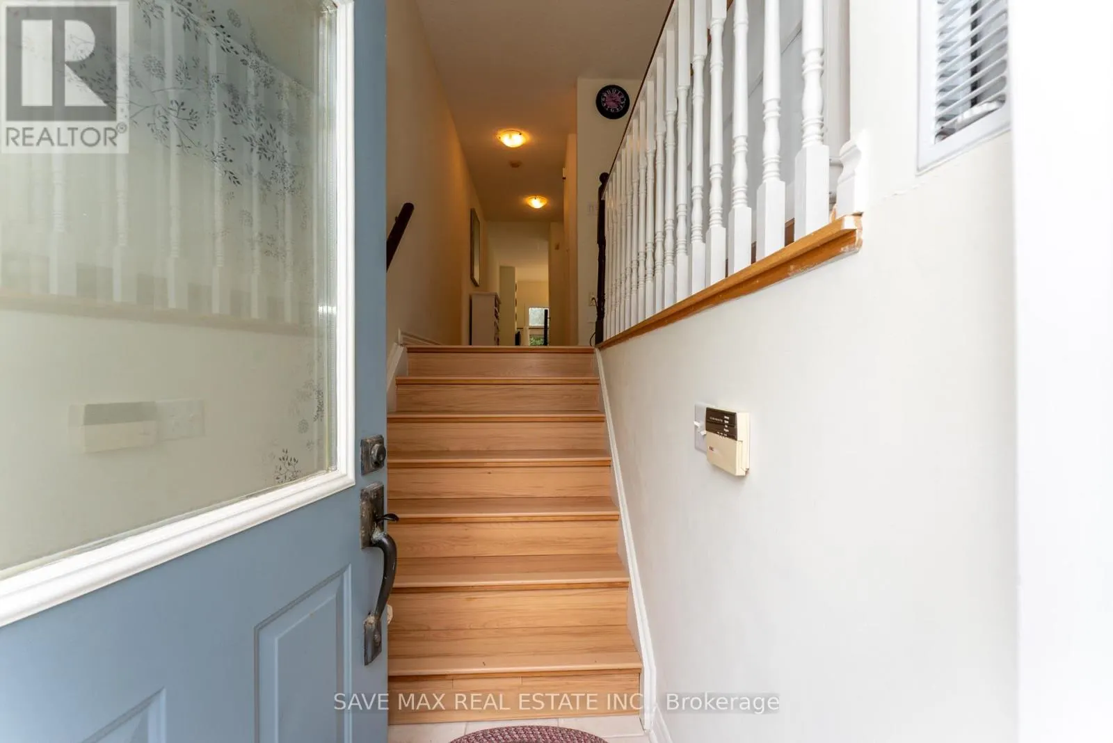 25 - 840 DUNDAS STREET W