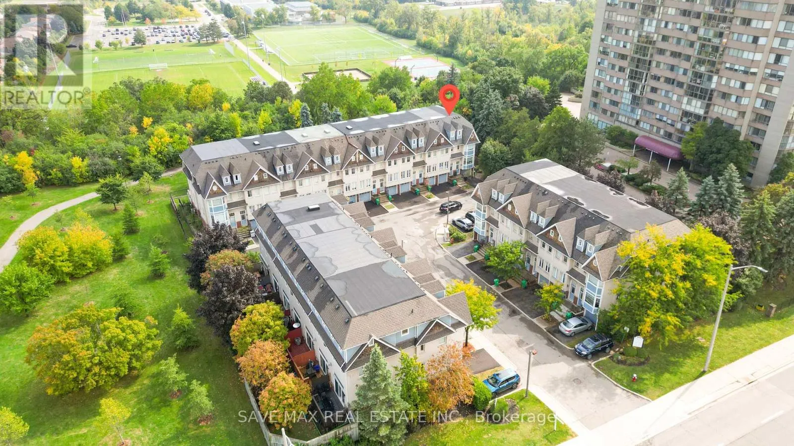 25 - 840 DUNDAS STREET W