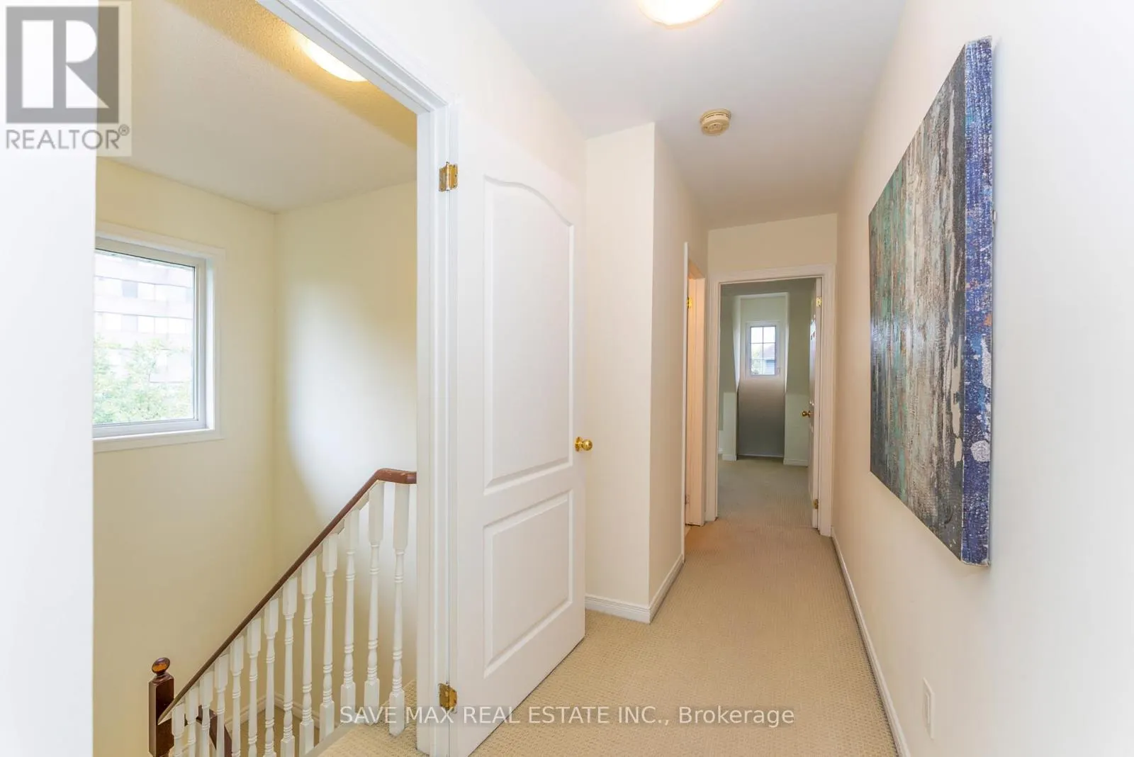 25 - 840 DUNDAS STREET W