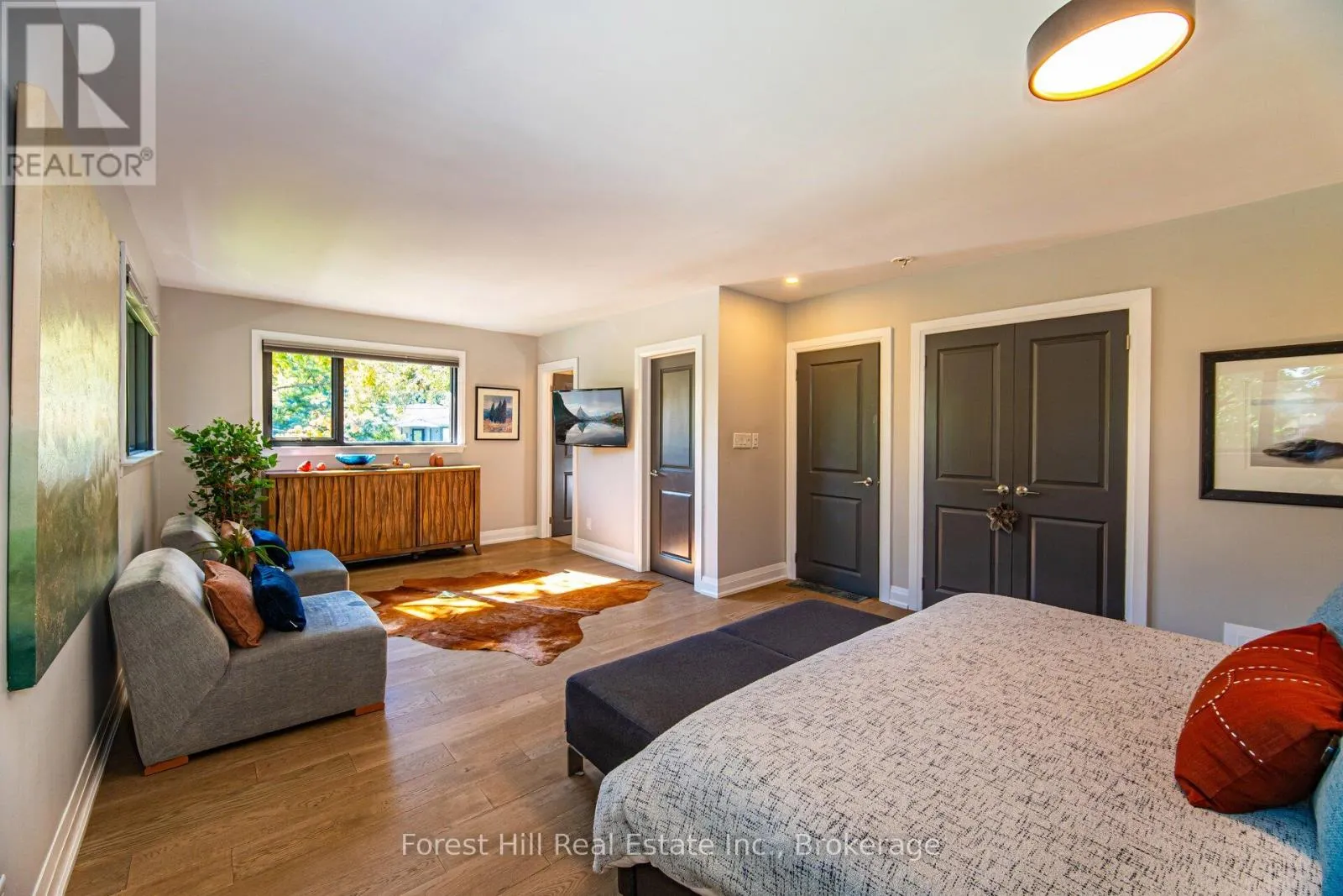 28 DECARIE CIRCLE