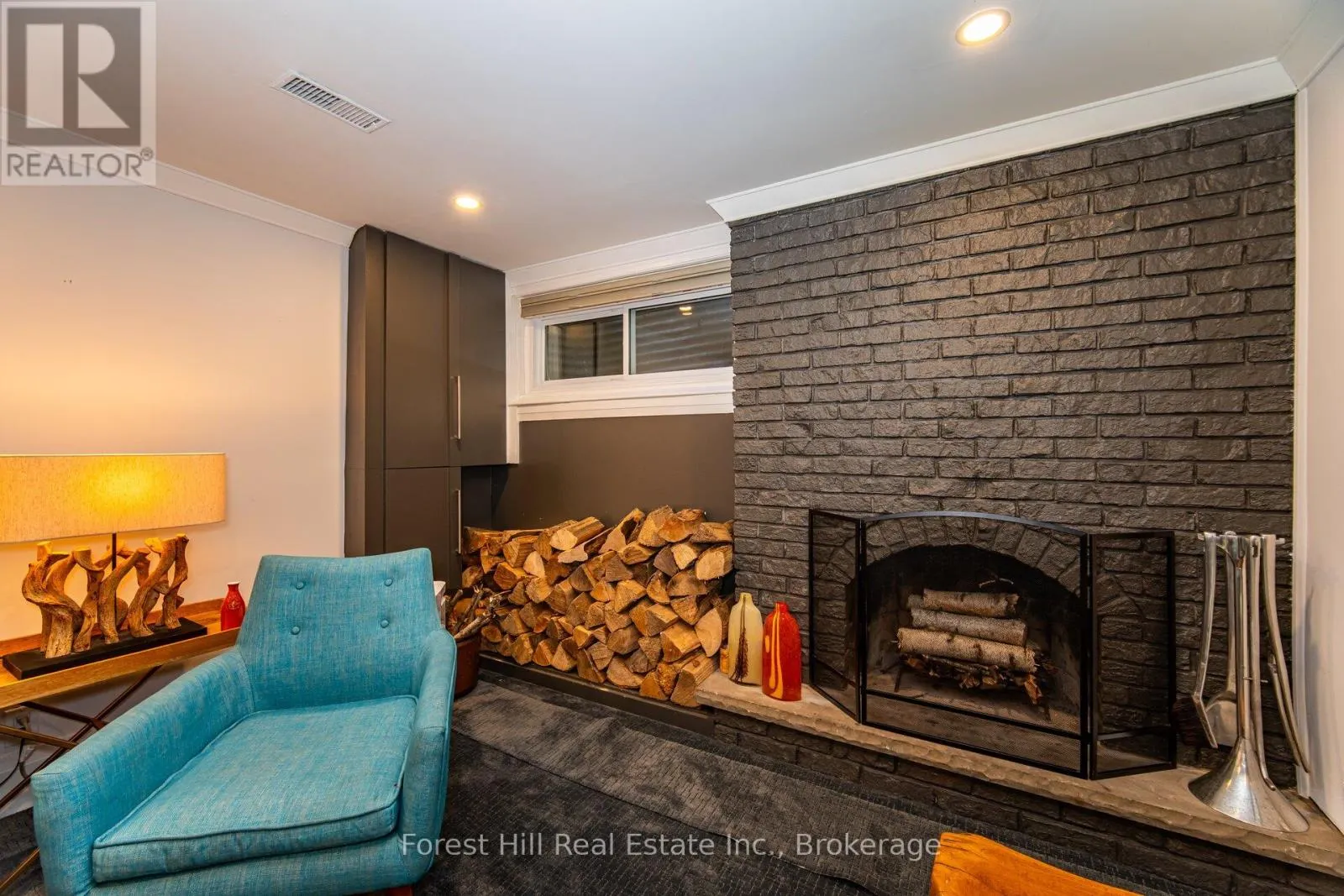 28 DECARIE CIRCLE