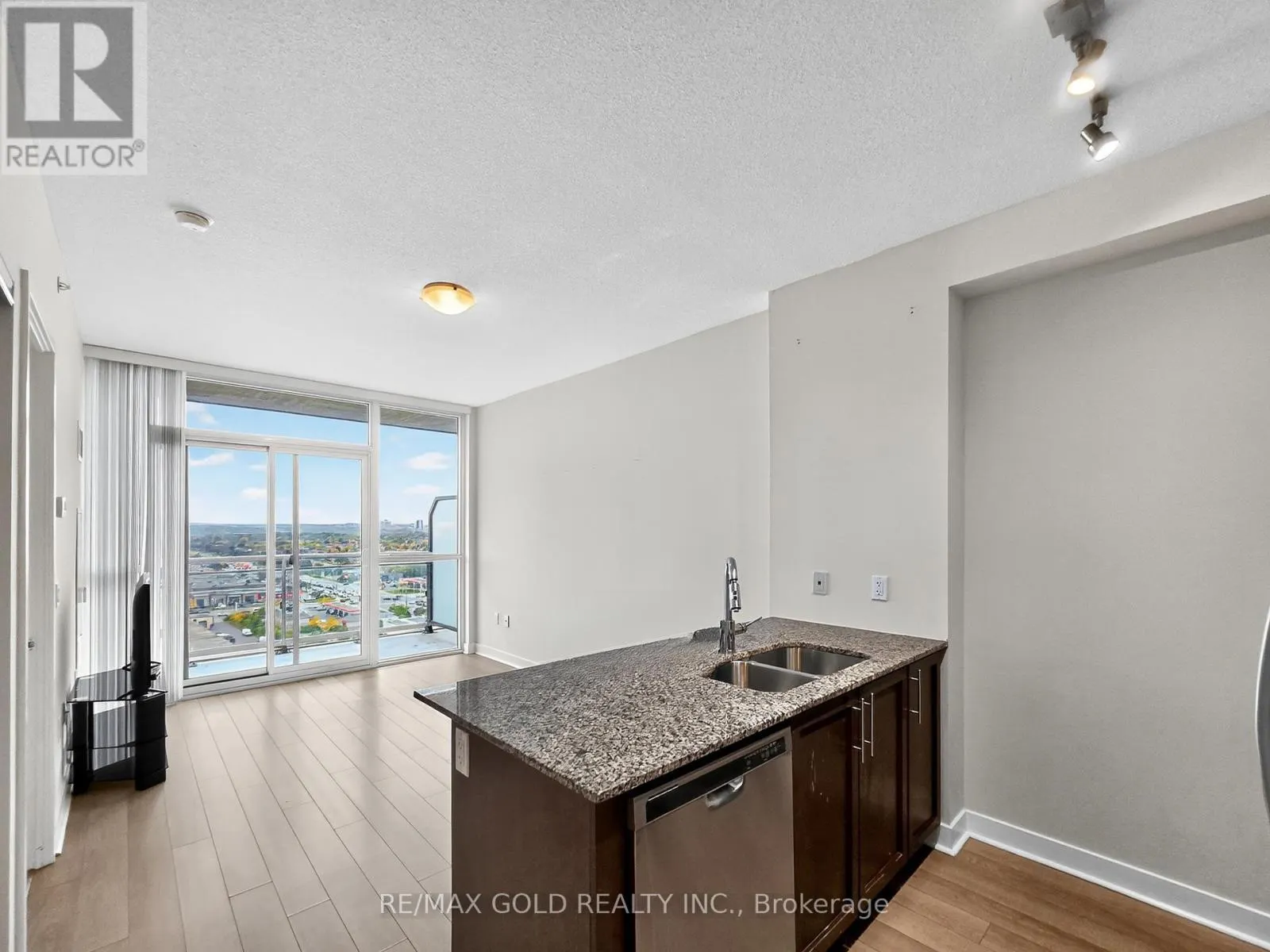 1605 - 3975 GRAND PARK DRIVE