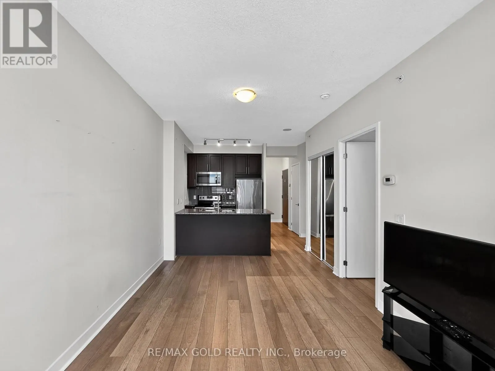 1605 - 3975 GRAND PARK DRIVE