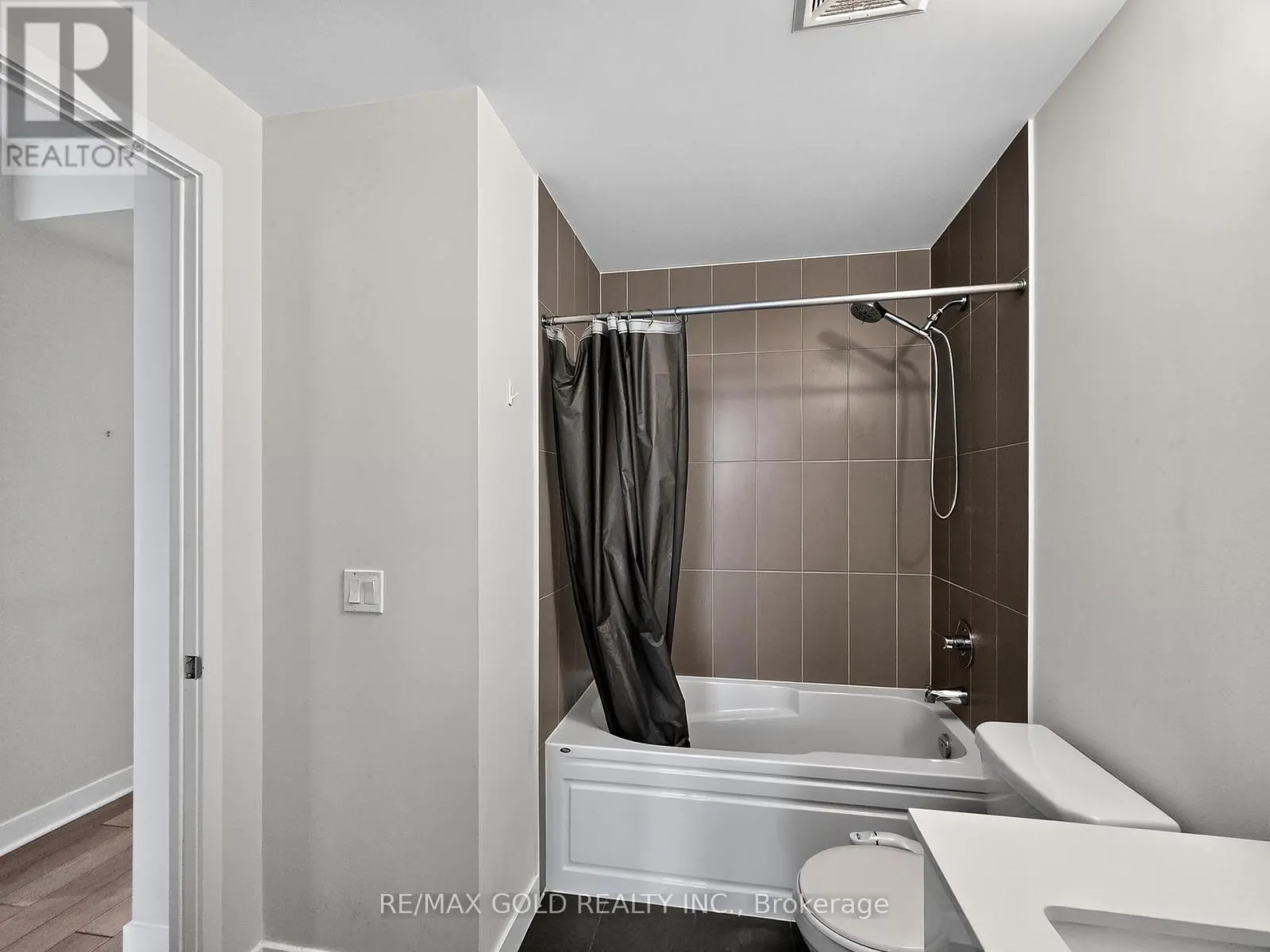 1605 - 3975 GRAND PARK DRIVE