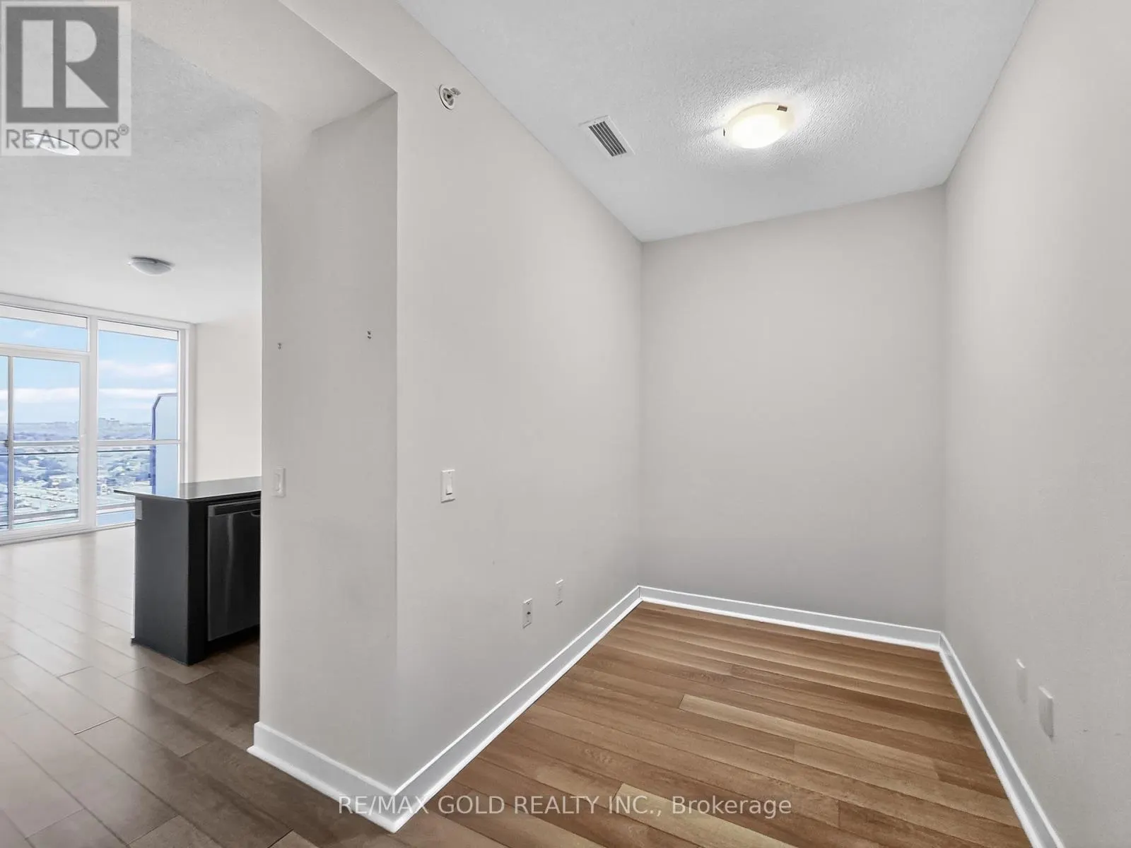 1605 - 3975 GRAND PARK DRIVE