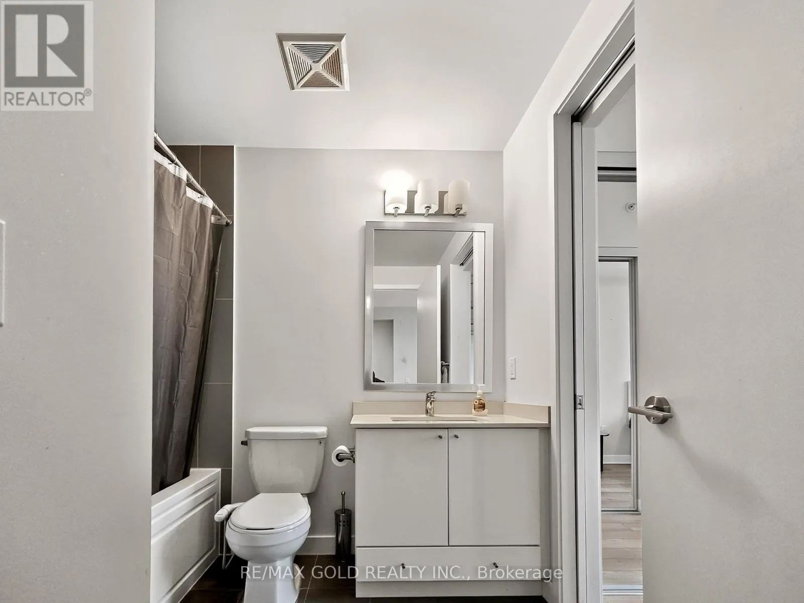 1605 - 3975 GRAND PARK DRIVE