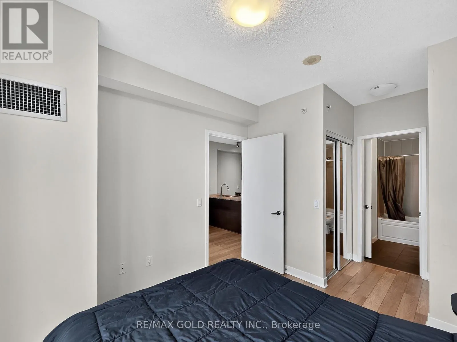 1605 - 3975 GRAND PARK DRIVE
