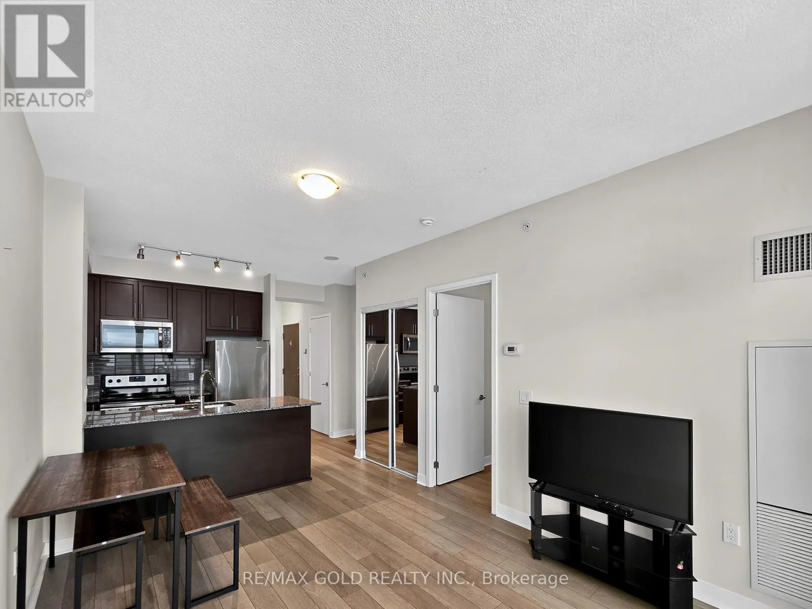 1605 - 3975 GRAND PARK DRIVE