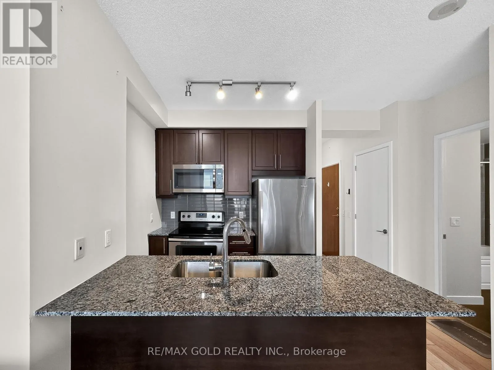 1605 - 3975 GRAND PARK DRIVE