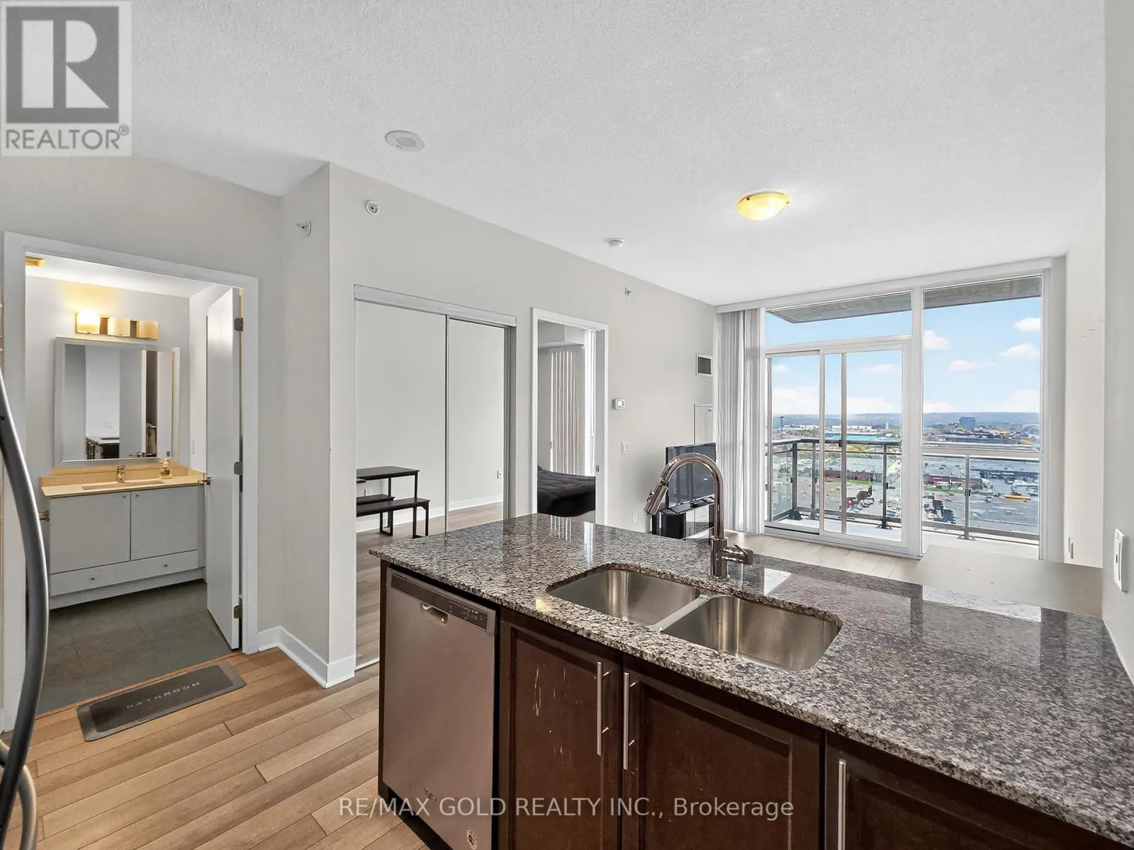 1605 - 3975 GRAND PARK DRIVE