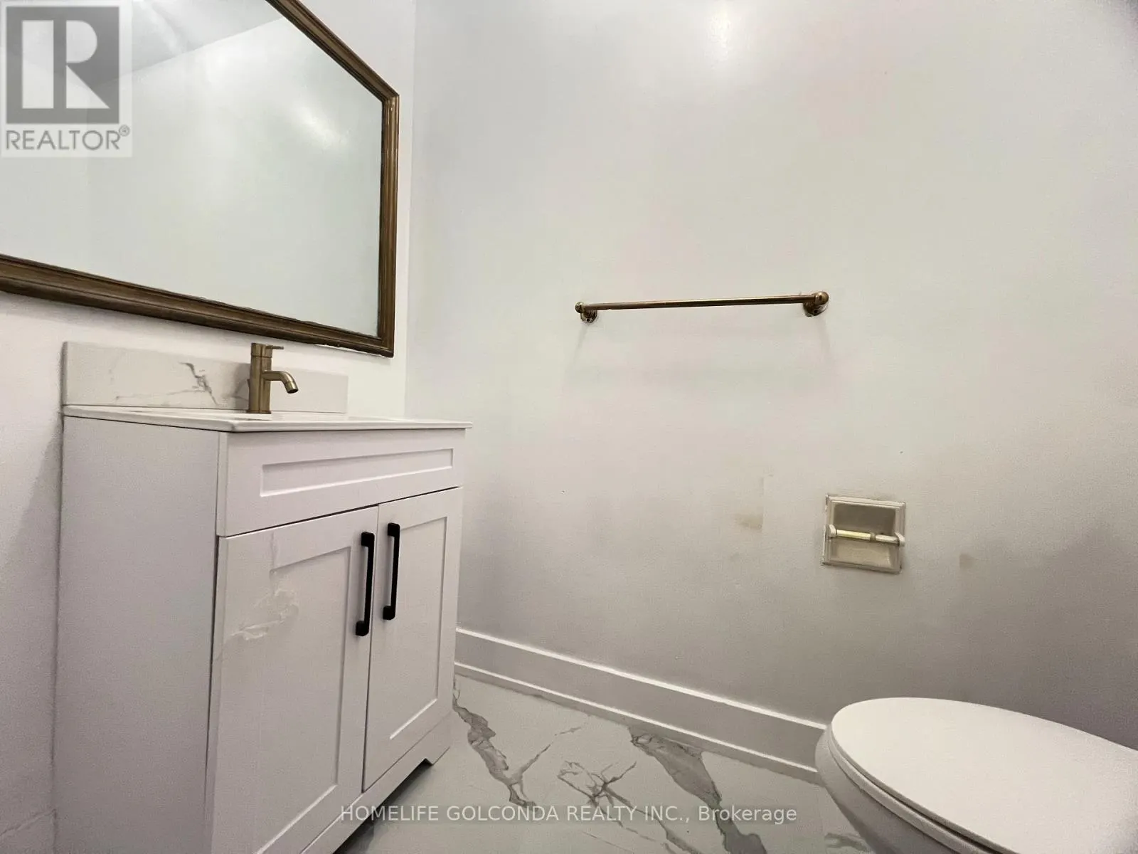 UPPER - 277 HUNTINGTON RIDGE DRIVE
