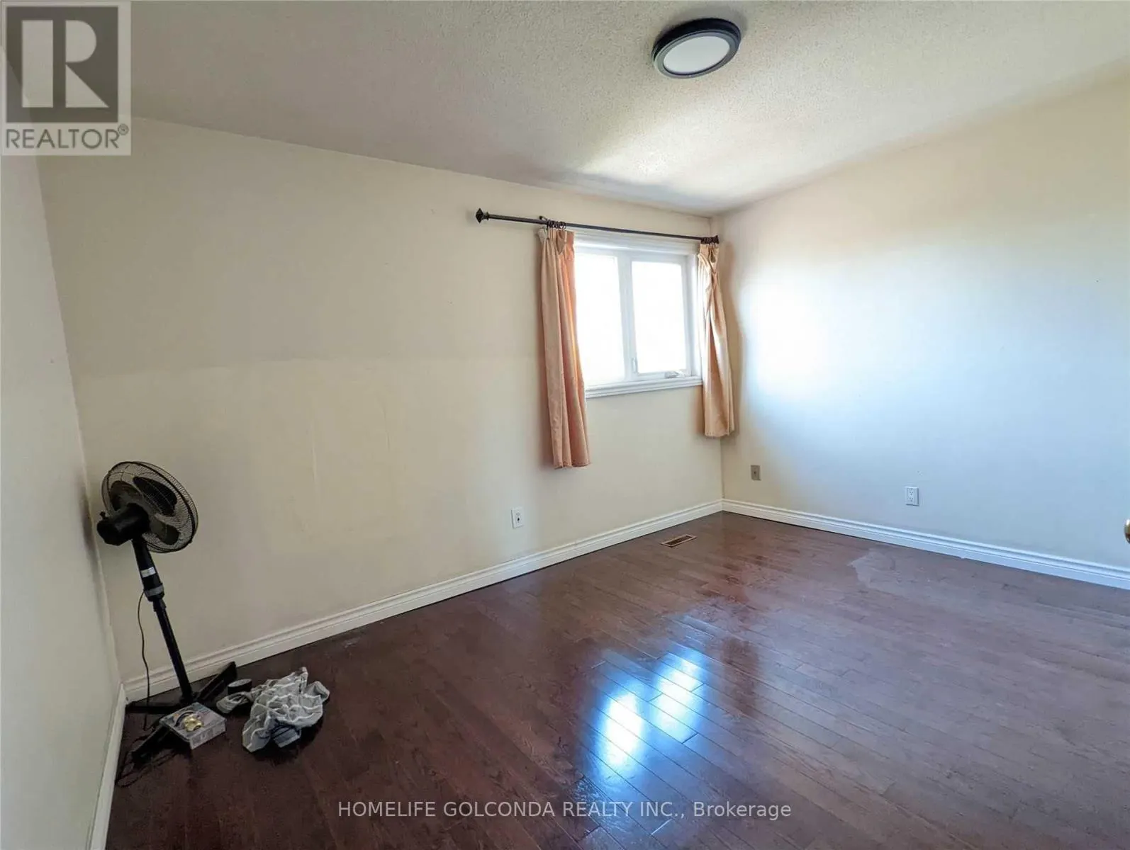 UPPER - 277 HUNTINGTON RIDGE DRIVE