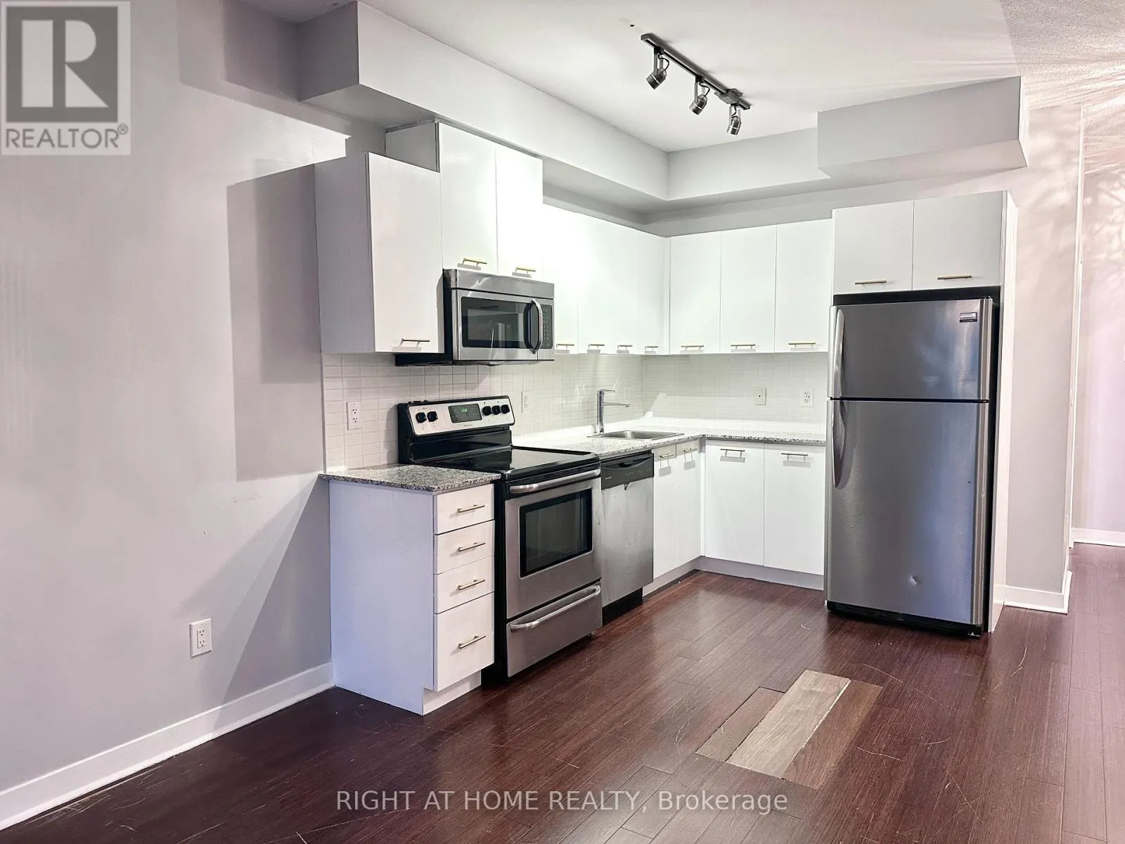 2303 - 360 SQUARE ONE DRIVE