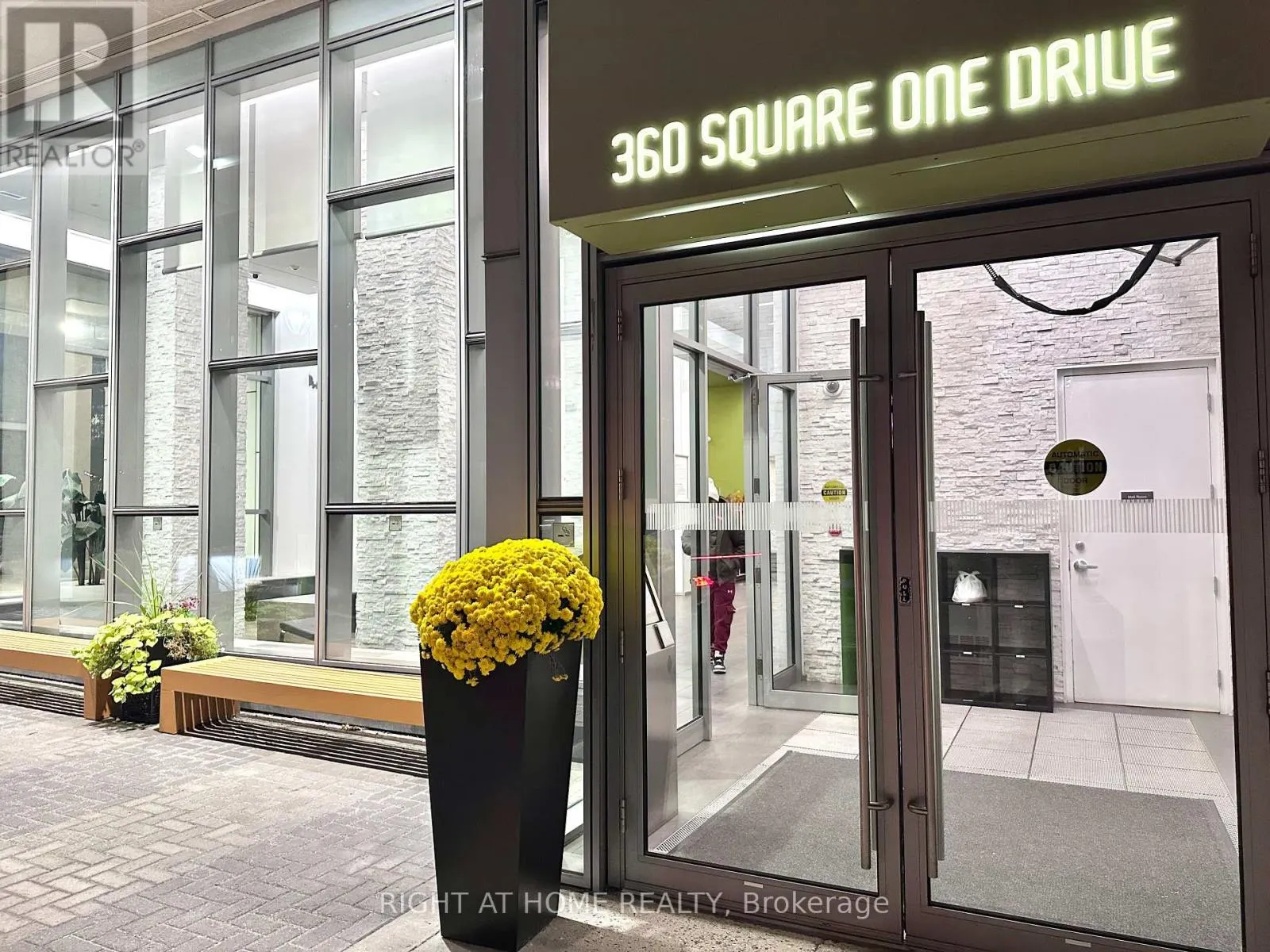 2303 - 360 SQUARE ONE DRIVE