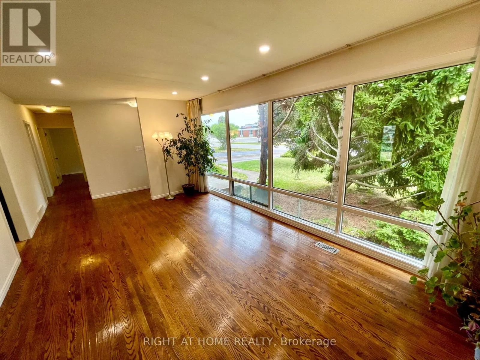 1382 GAINSBOROUGH DRIVE