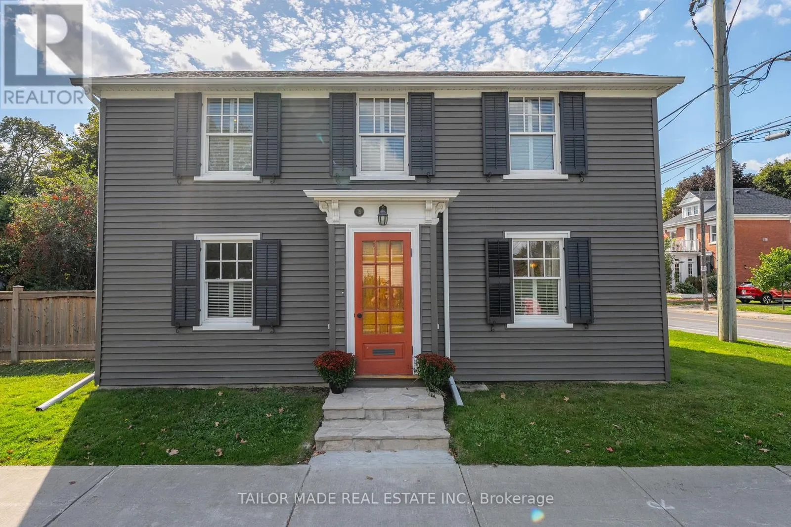 19 ISABELLA STREET