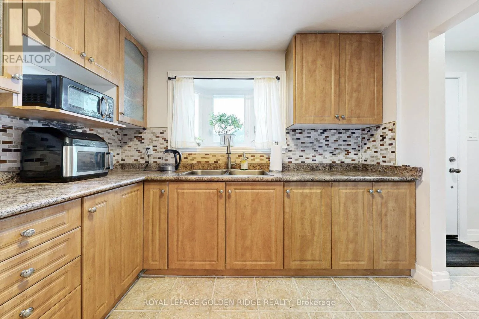 24 HILLBANK TRAIL