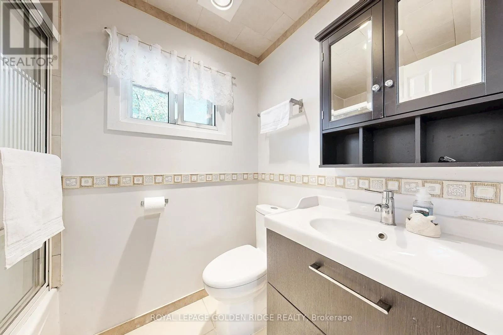 24 HILLBANK TRAIL