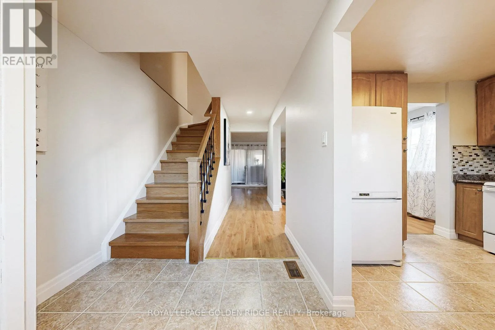 24 HILLBANK TRAIL