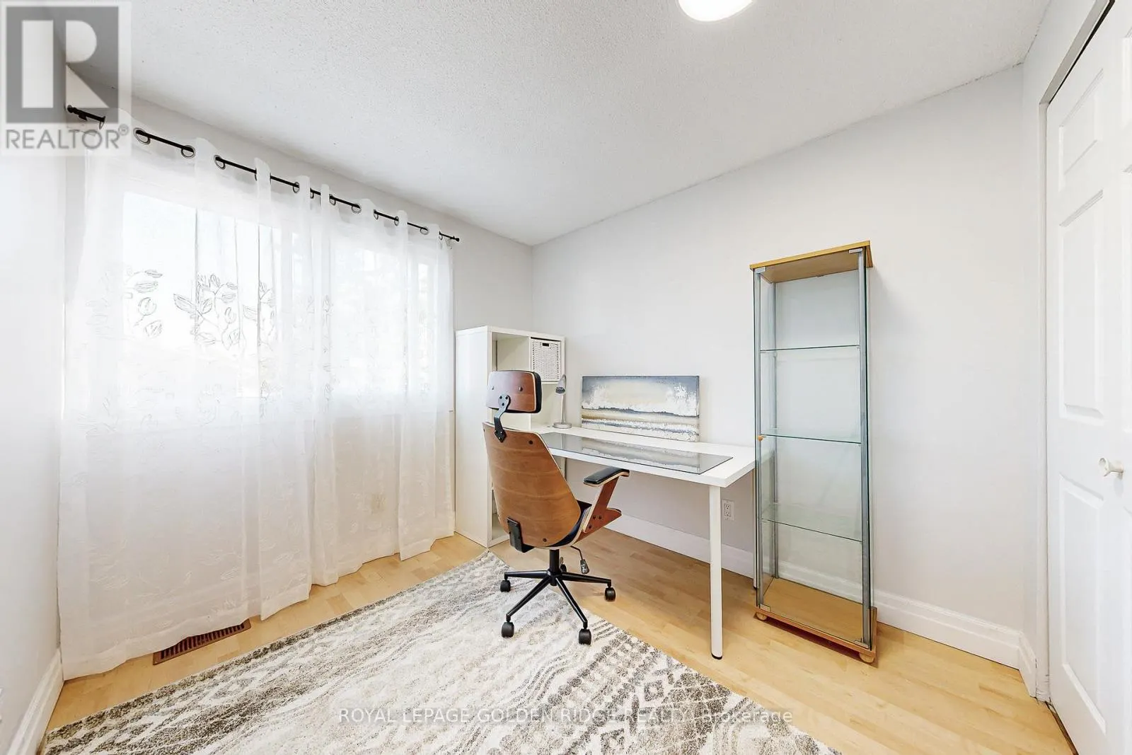 24 HILLBANK TRAIL