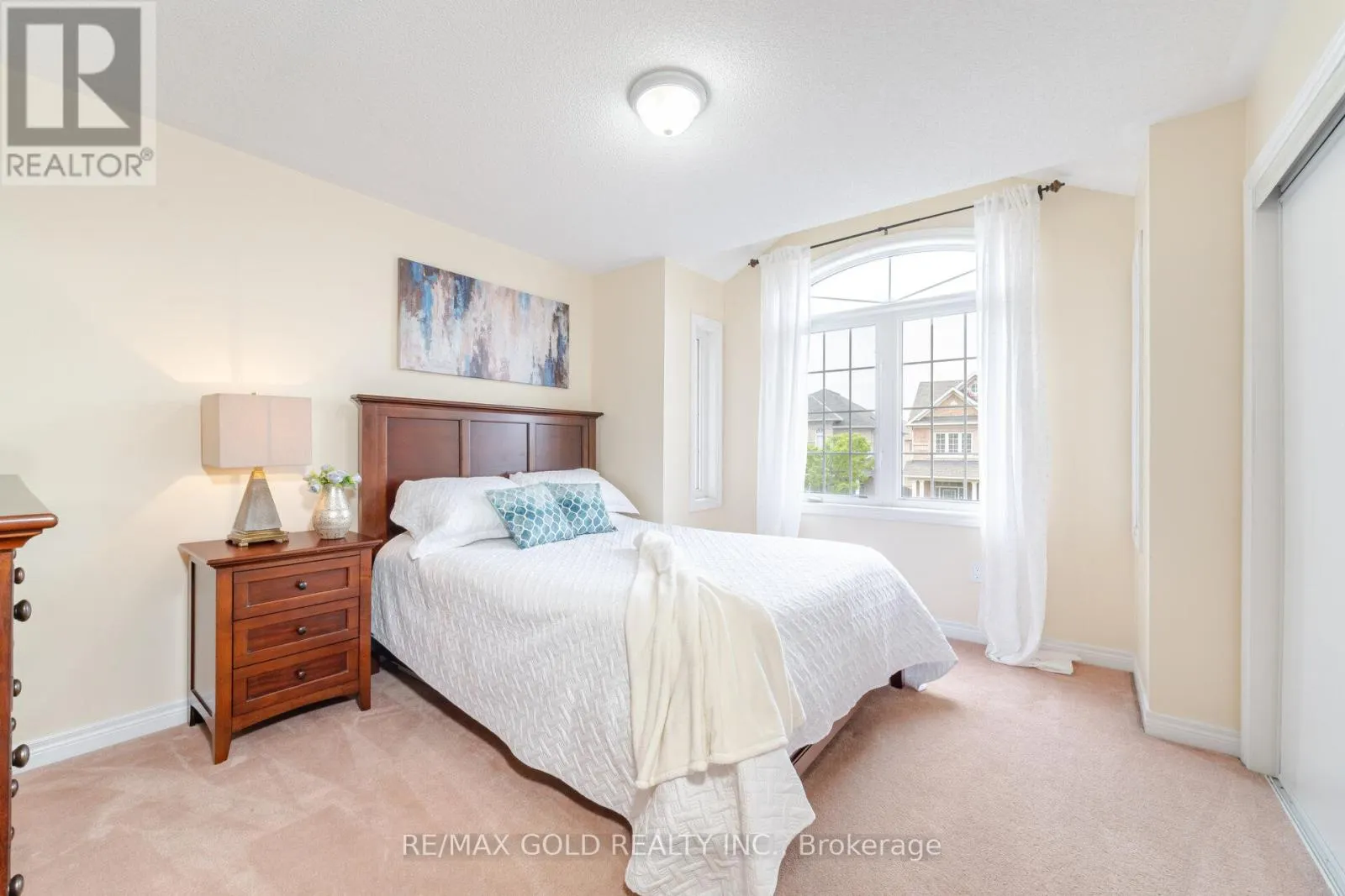 16 LARKBERRY ROAD