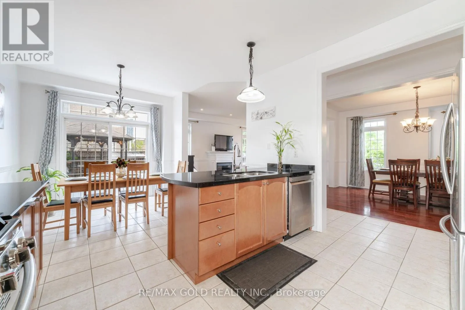 16 LARKBERRY ROAD