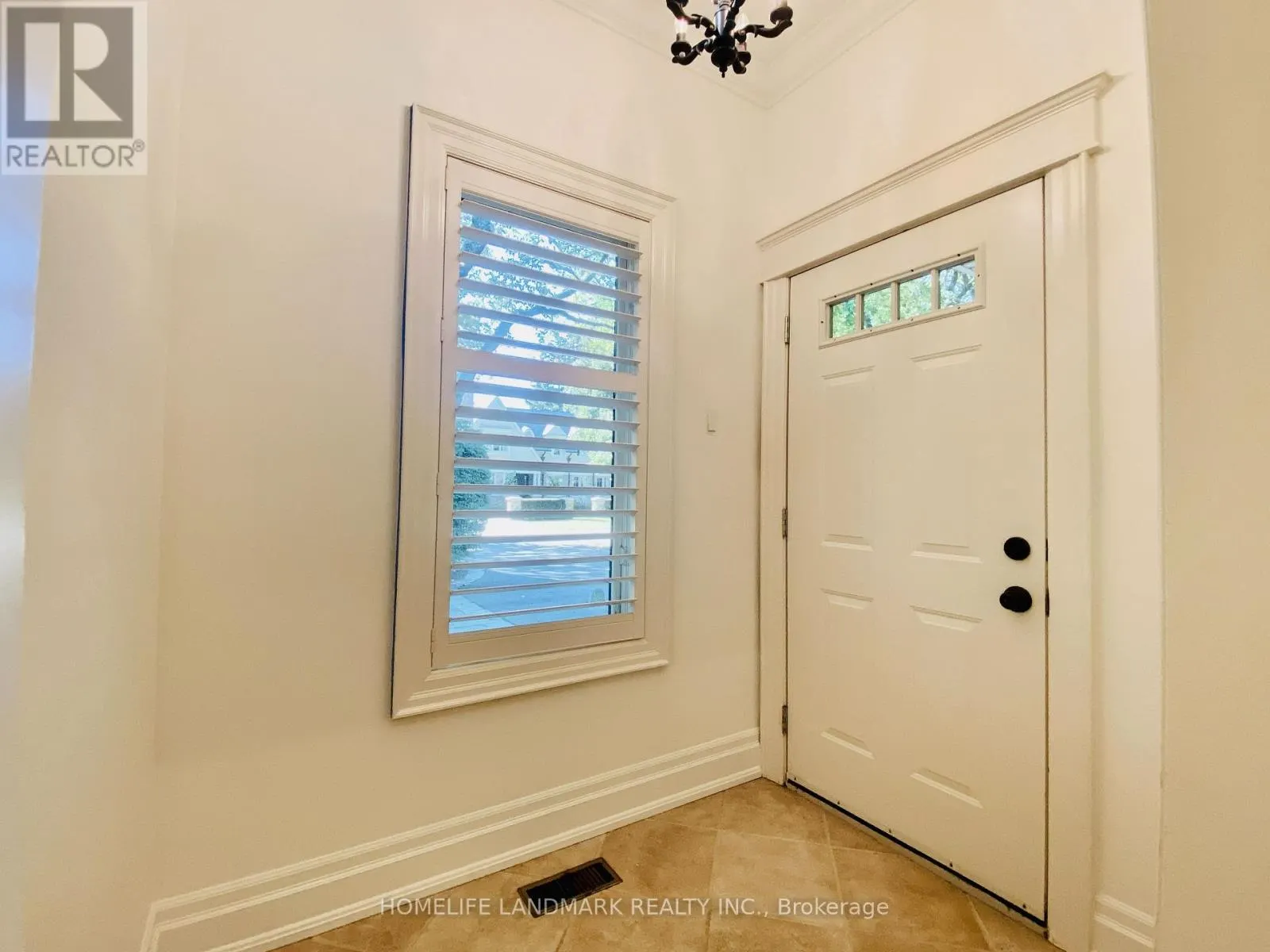 55 ENNISCLARE DRIVE W