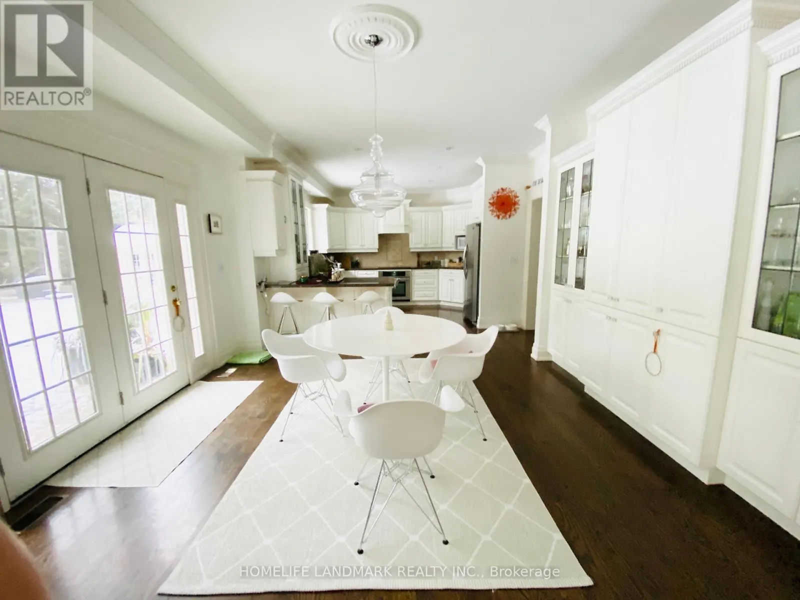 55 ENNISCLARE DRIVE W