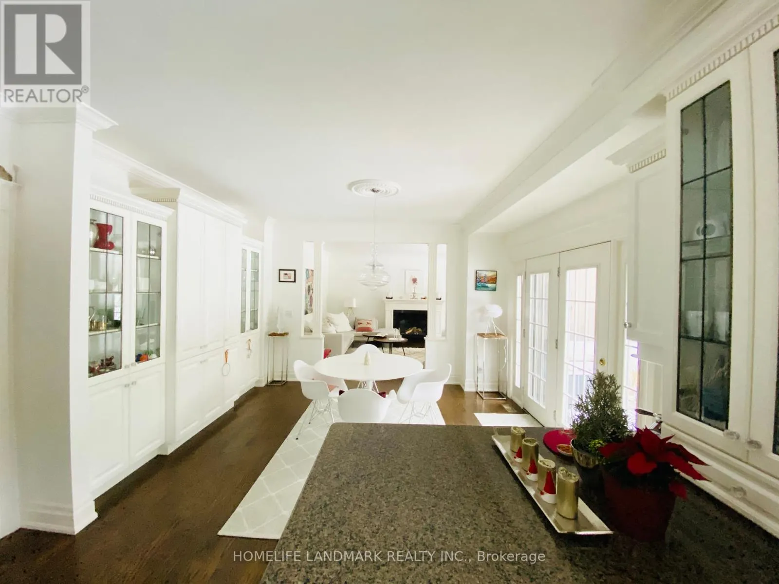 55 ENNISCLARE DRIVE W