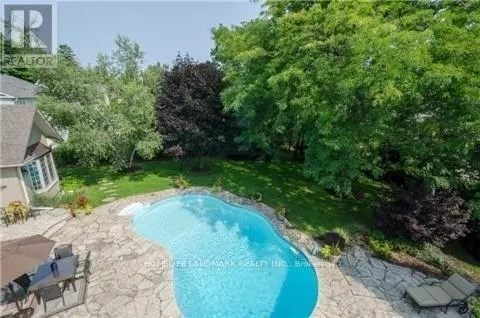 55 ENNISCLARE DRIVE W