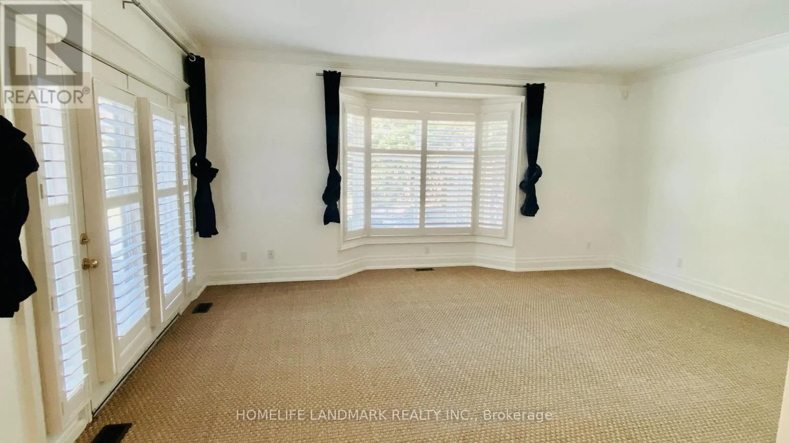 55 ENNISCLARE DRIVE W
