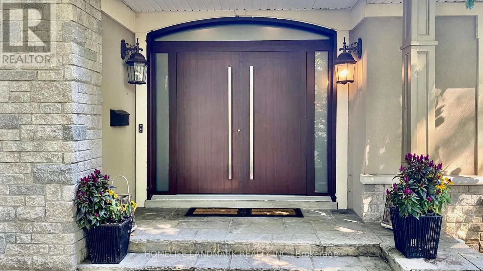 55 ENNISCLARE DRIVE W