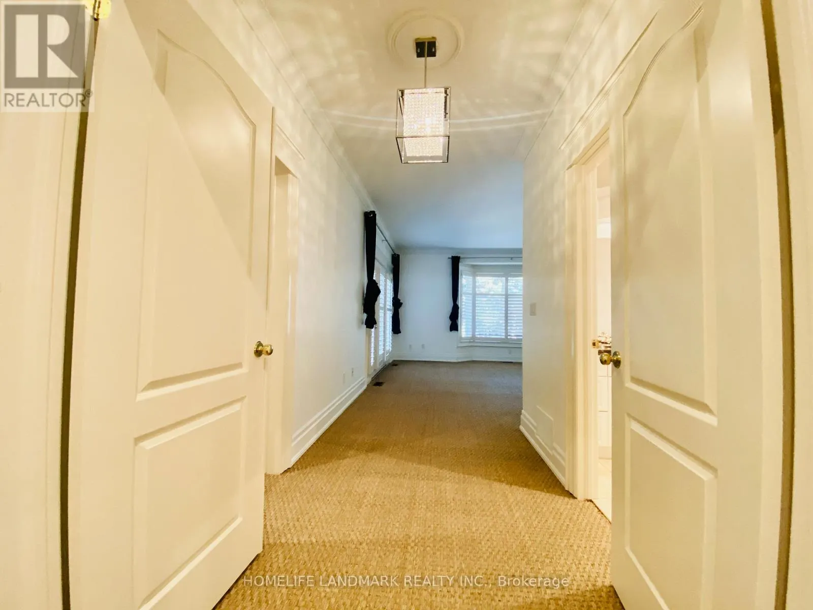 55 ENNISCLARE DRIVE W