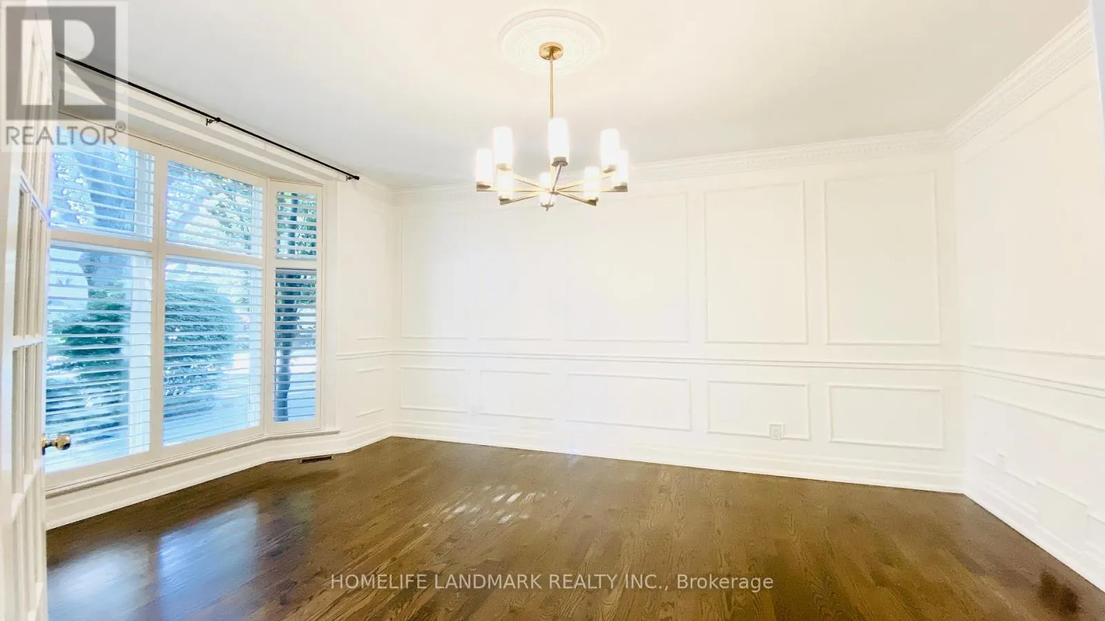 55 ENNISCLARE DRIVE W