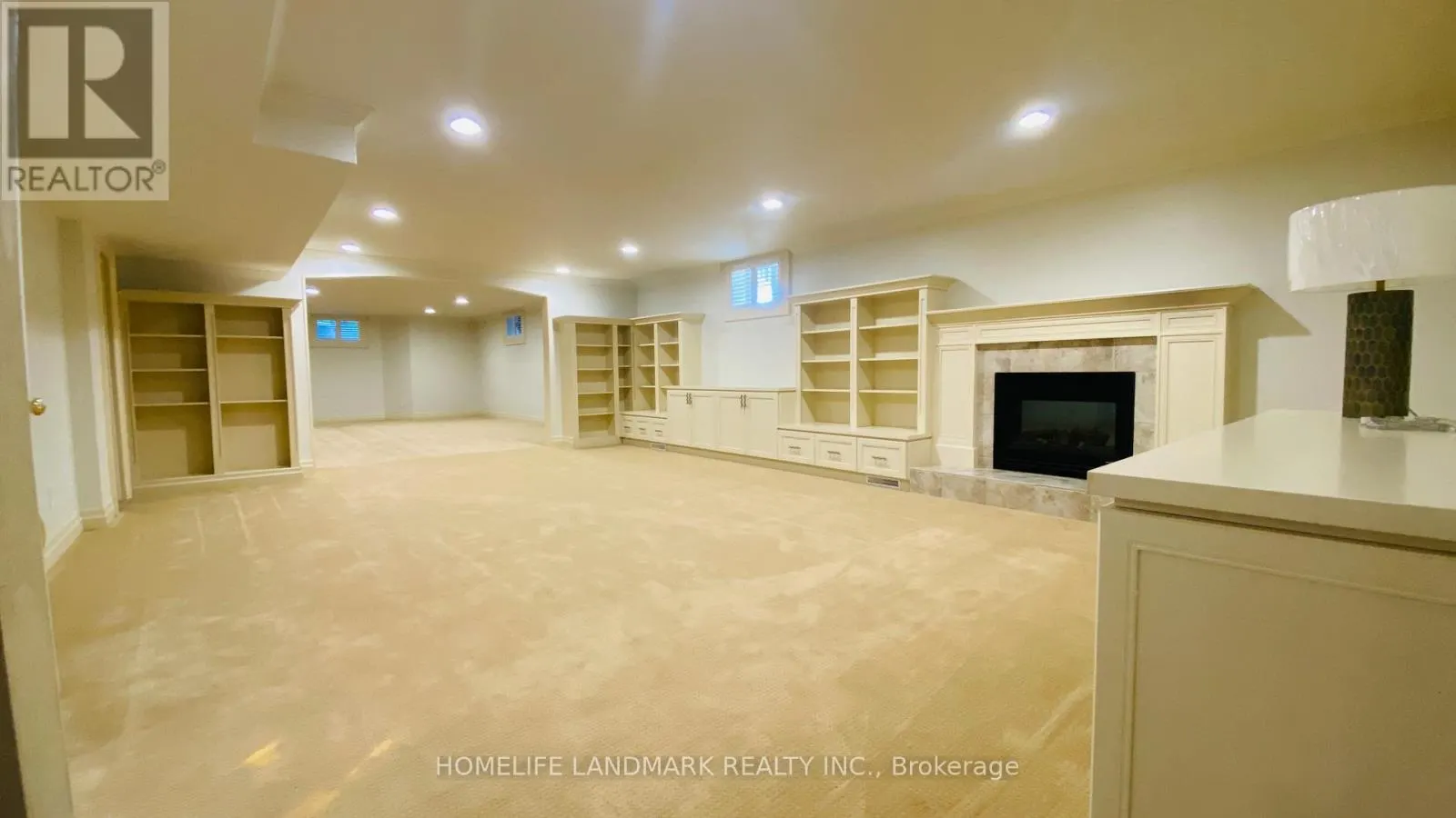55 ENNISCLARE DRIVE W