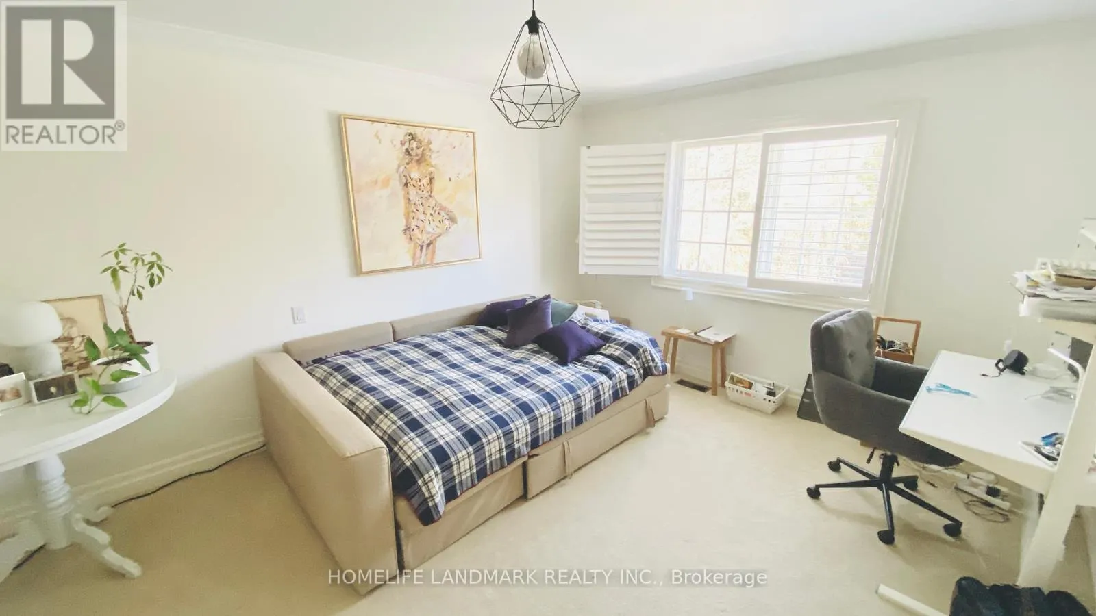 55 ENNISCLARE DRIVE W