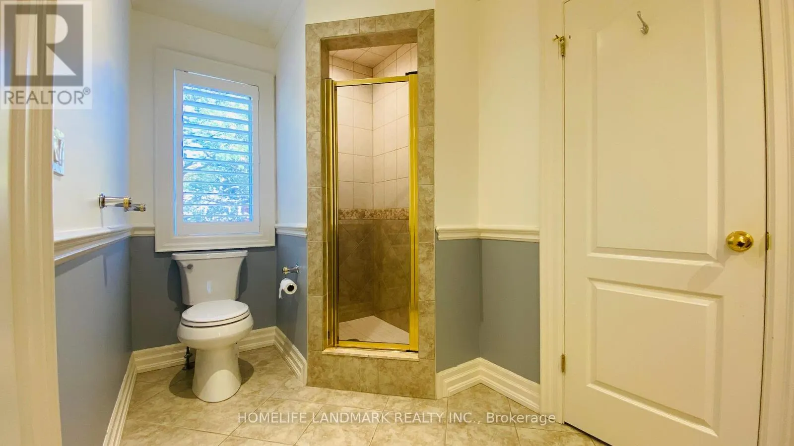 55 ENNISCLARE DRIVE W
