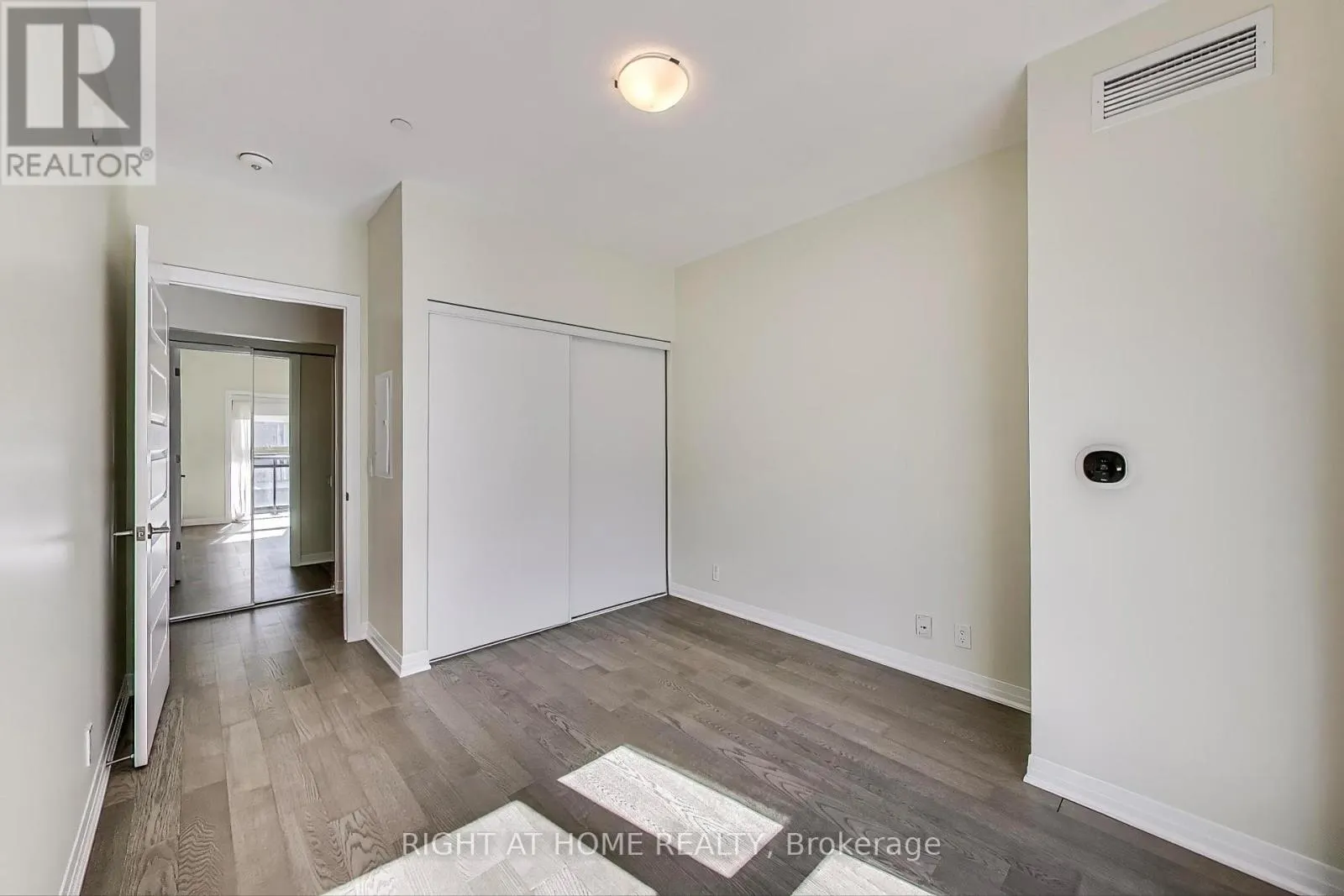 401 - 102 GROVEWOOD COMMON CIRCLE