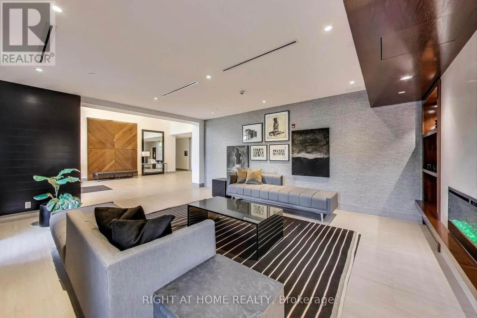 401 - 102 GROVEWOOD COMMON CIRCLE