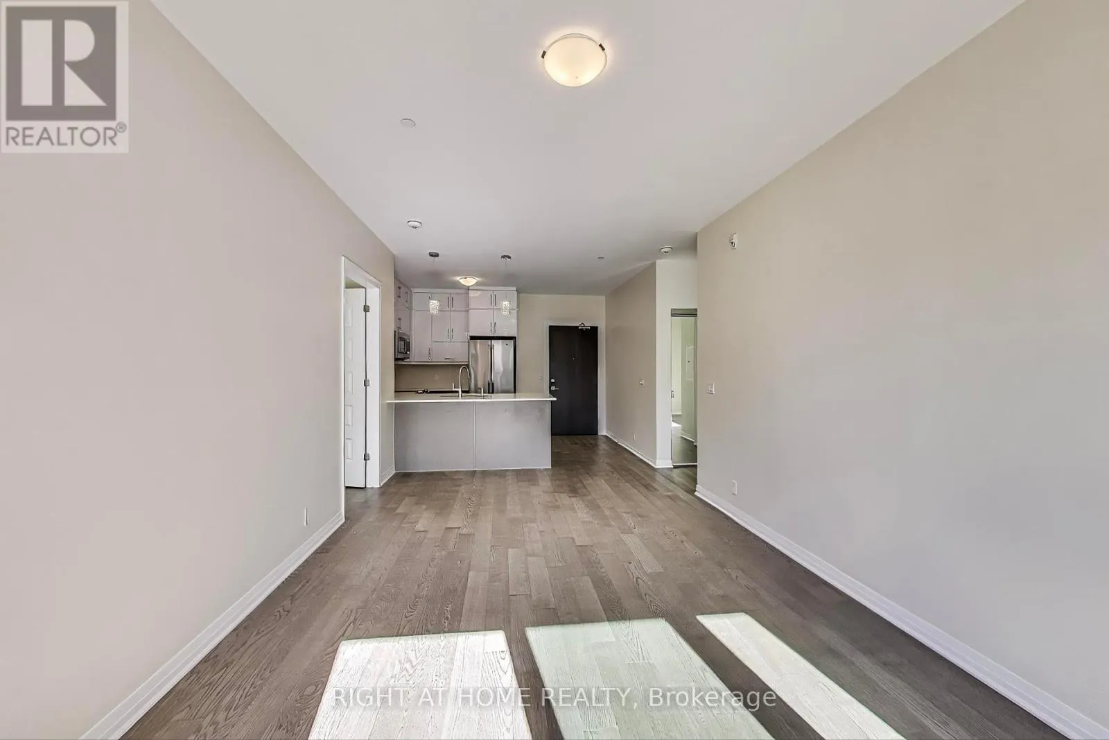 401 - 102 GROVEWOOD COMMON CIRCLE